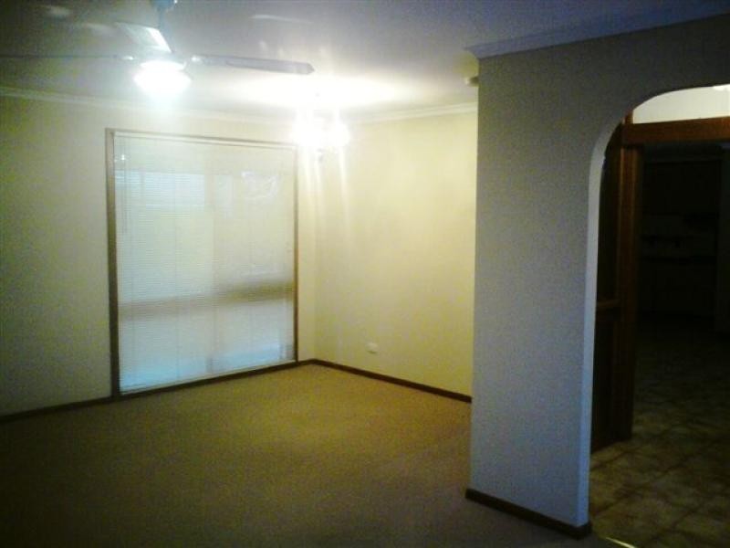 98 Kookaburra Avenue, Werribee VIC 3030