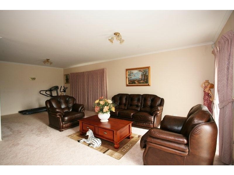 18 Tandarra Drive, Hoppers Crossing VIC 3029