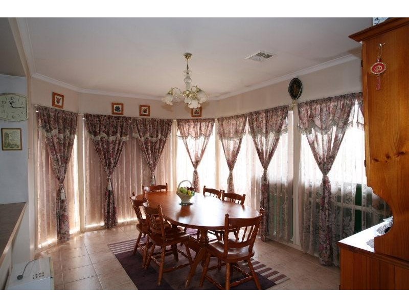 18 Tandarra Drive, Hoppers Crossing VIC 3029