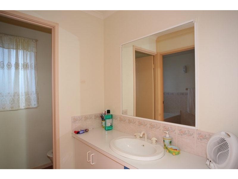 16 Alsace Avenue, Hoppers Crossing VIC 3029