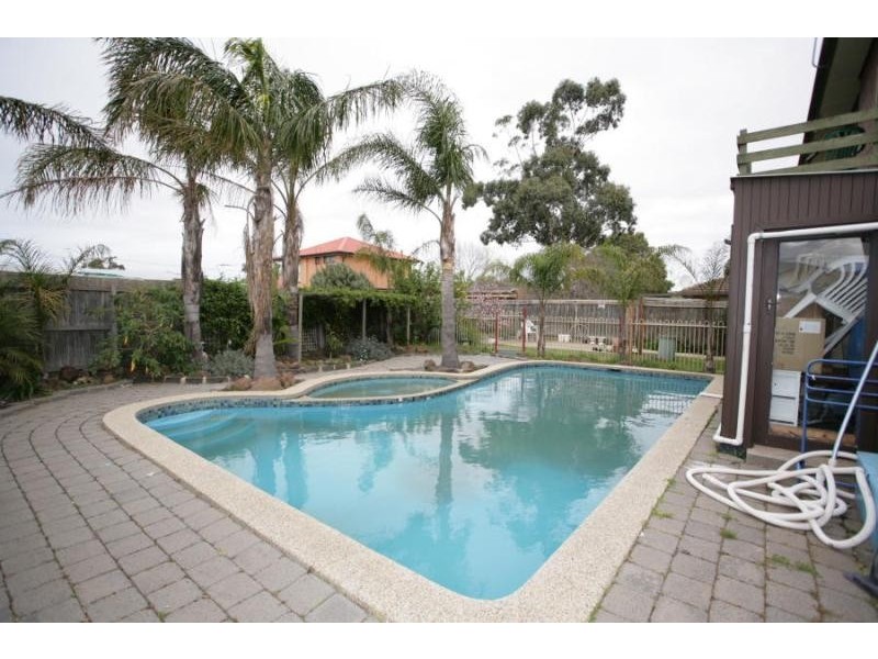 56 Baggott Drive, Hoppers Crossing VIC 3029