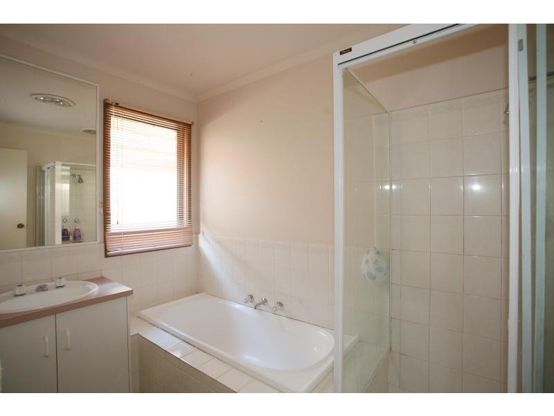 27 Dowling Avenue, Hoppers Crossing VIC 3029