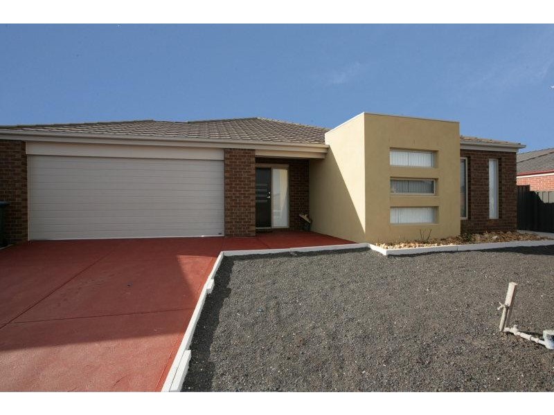 13 Condamine Avenue, Wyndham Vale VIC 3024