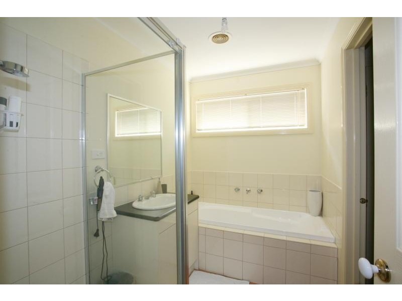 Unit 24/52 Latham Street, Werribee VIC 3030