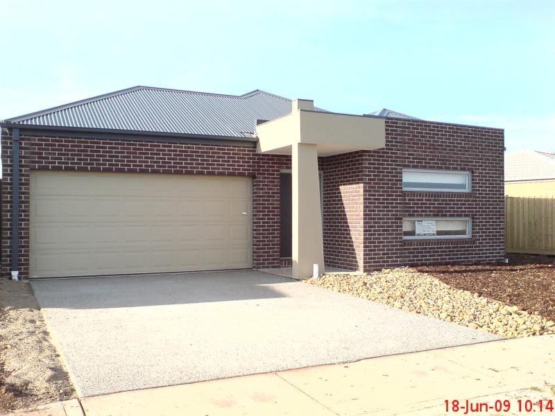 61 Fantail Crescent, Williams Landing VIC 3027