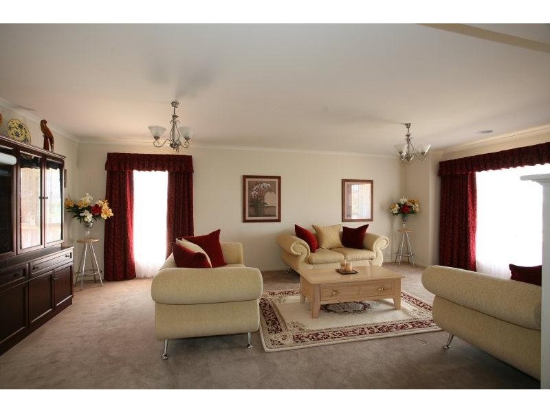 12 Hindmarsh Drive, Wyndham Vale VIC 3024