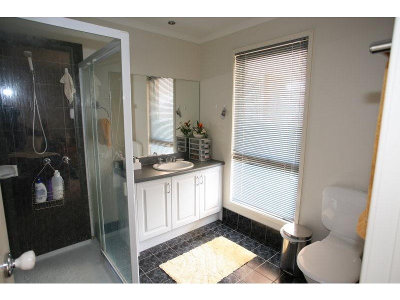 12 Hindmarsh Drive, Wyndham Vale VIC 3024