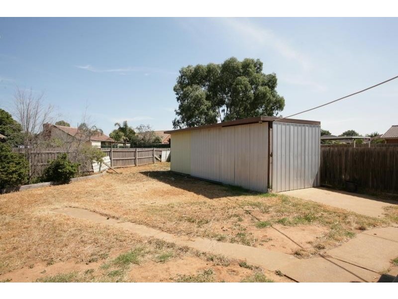 11 Vincent Crescent, Werribee VIC 3030