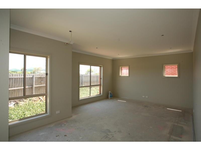 Unit 4/70 Thames Boulevard, Werribee VIC 3030