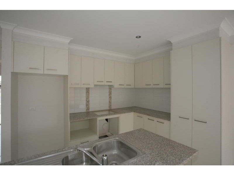 Unit 1/2 Memphis Drive, Truganina VIC 3029