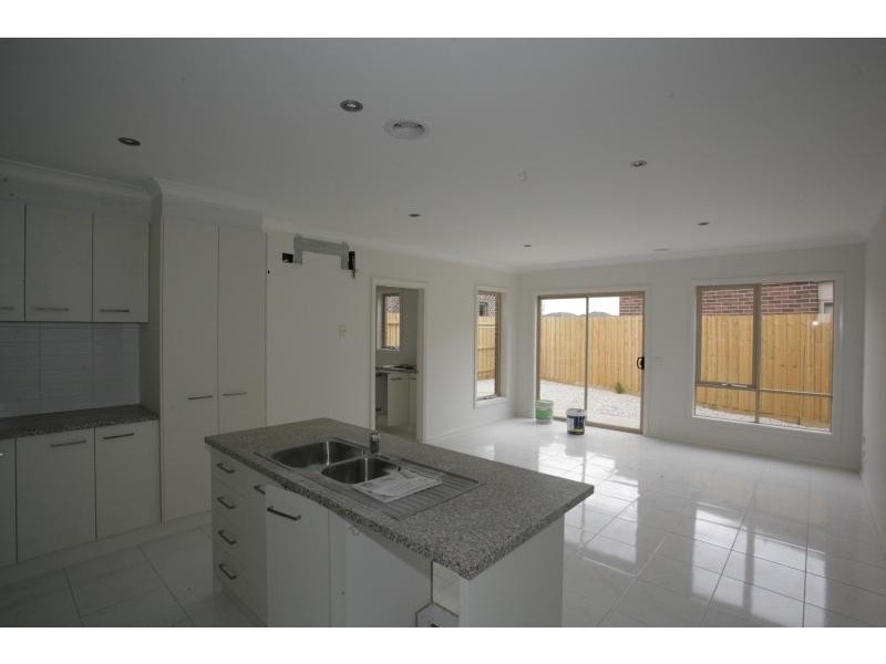 Unit 1/2 Memphis Drive, Truganina VIC 3029