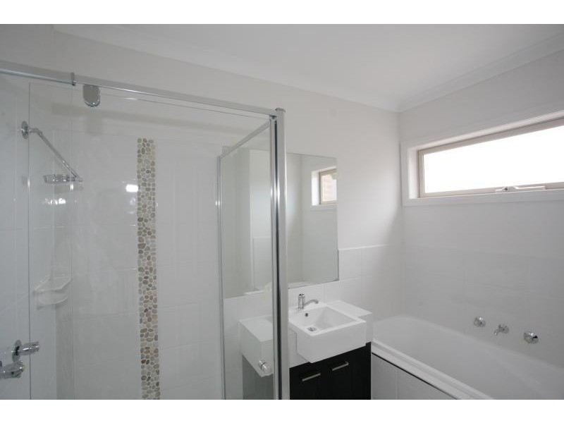 Unit 1/2 Memphis Drive, Truganina VIC 3029