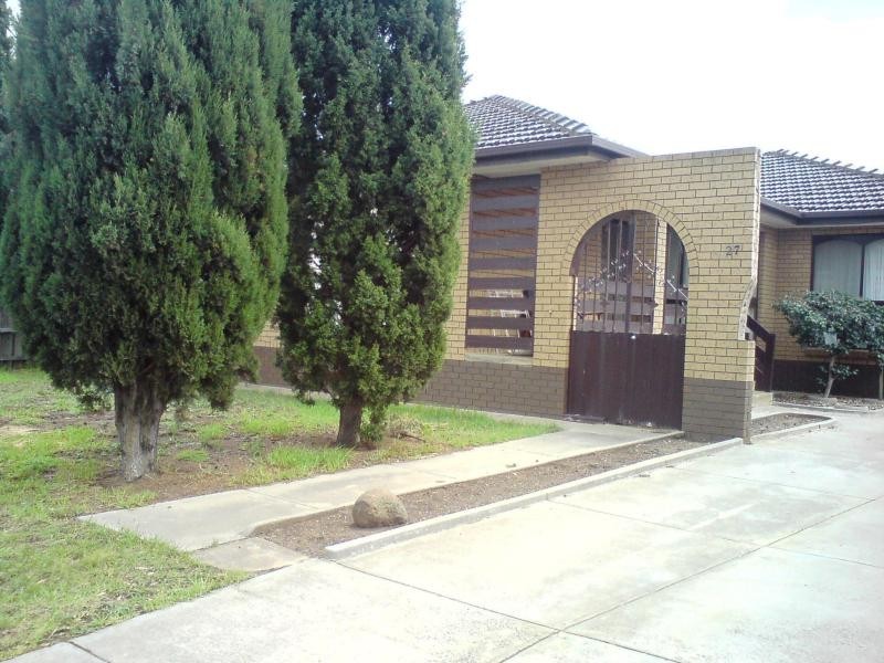 27 Mayfield Grove, Altona Meadows VIC 3028