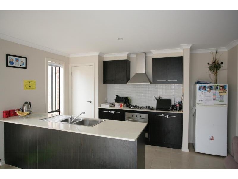 16 Gungurra Grove, Wyndham Vale VIC 3024