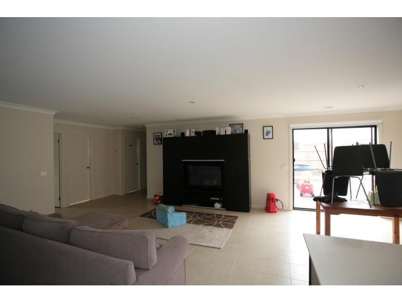 16 Gungurra Grove, Wyndham Vale VIC 3024