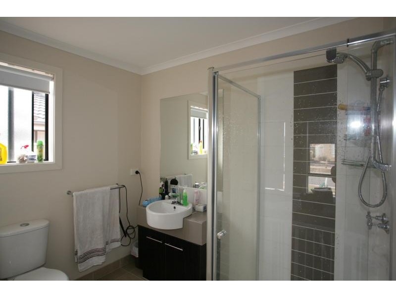 16 Gungurra Grove, Wyndham Vale VIC 3024