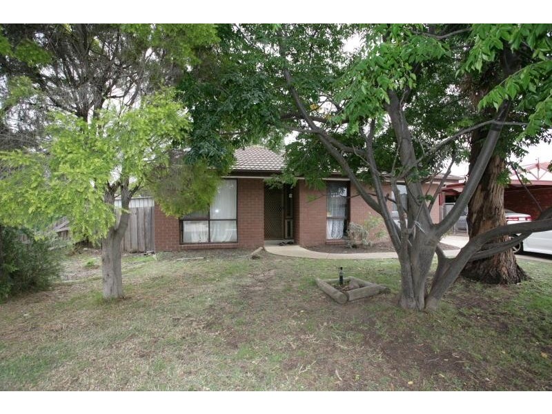 15 Julier Crescent, Hoppers Crossing VIC 3029