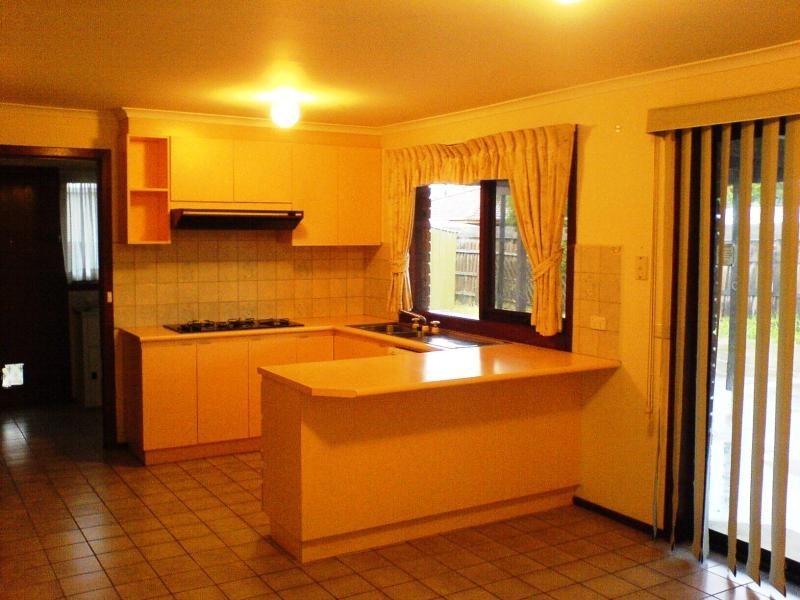 18 Julier Crescent, Hoppers Crossing VIC 3029