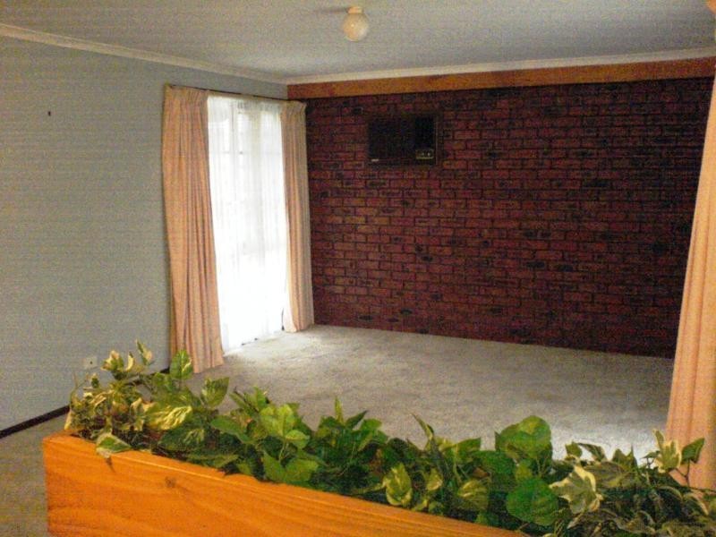 18 Julier Crescent, Hoppers Crossing VIC 3029