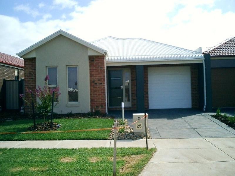 25 Nottingham Crescent, Tarneit VIC 3029