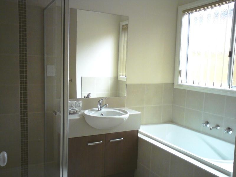 Unit 2/43 Horseshoe Circuit, Truganina VIC 3029