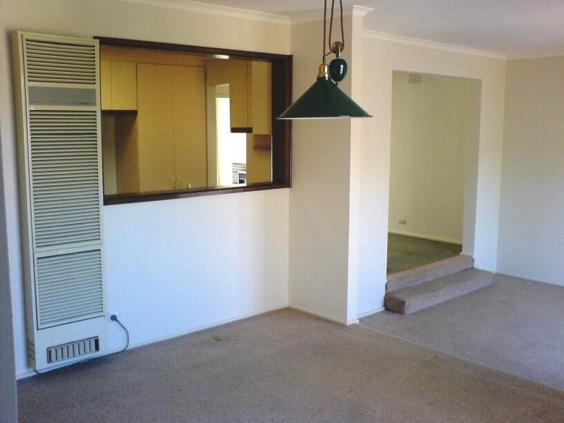 15 Fourth Avenue, Hoppers Crossing VIC 3029