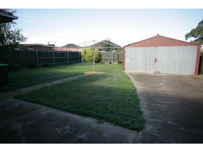 4 Charles Street, Werribee VIC 3030