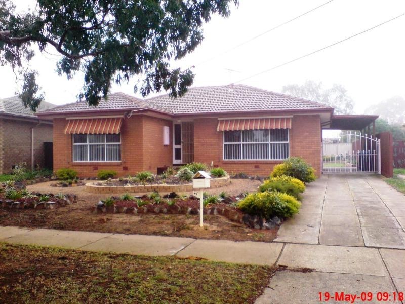 12 Glamorgan Avenue, Werribee VIC 3030