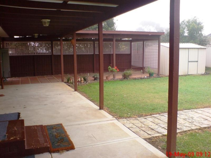 12 Glamorgan Avenue, Werribee VIC 3030