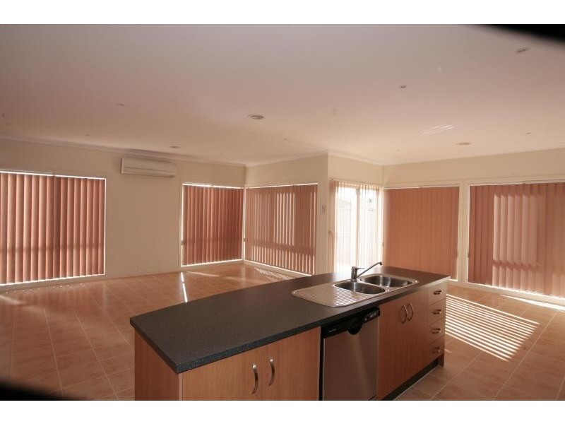 25 Nottingham Crescent, Tarneit VIC 3029