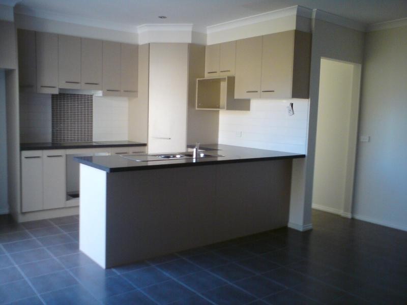 Unit 2/2 Westmeadows Lane, Truganina VIC 3029