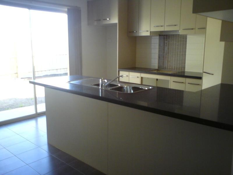 Unit 2/2 Westmeadows Lane, Truganina VIC 3029