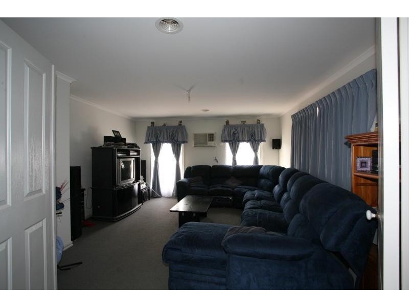 8 Eliza Grove, Wyndham Vale VIC 3024