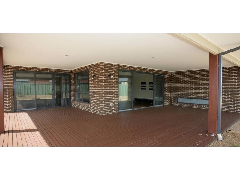 20 Munro Drive, Wyndham Vale VIC 3024