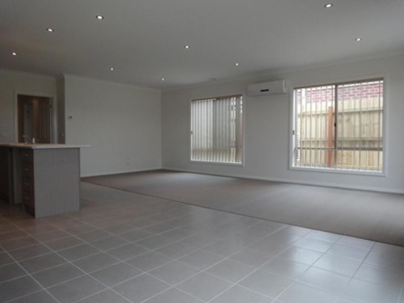 Unit 1/6 Westmeadows Lane, Truganina VIC 3029