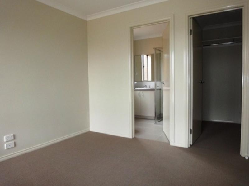 48 Bronson Circuit, Hoppers Crossing VIC 3029