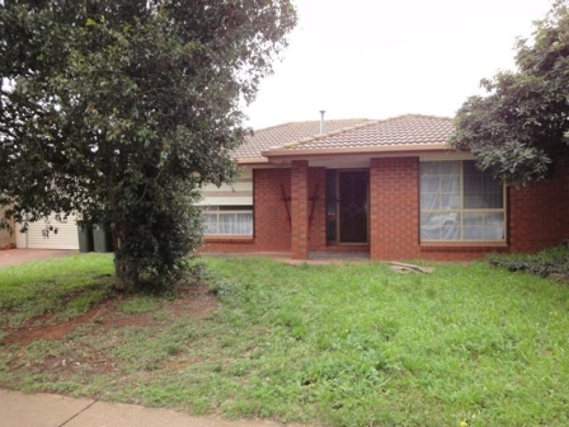 12 Tolmie Avenue, Werribee VIC 3030