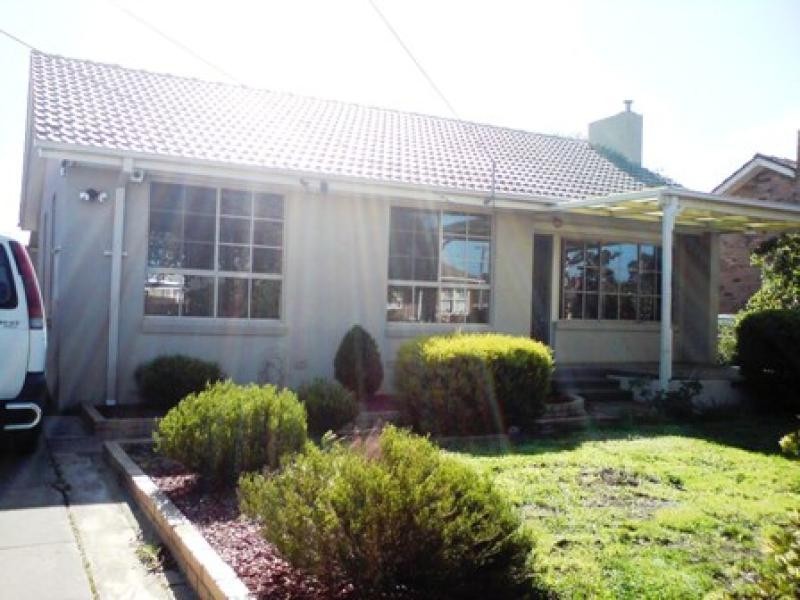34 Vincent Crescent, Werribee VIC 3030