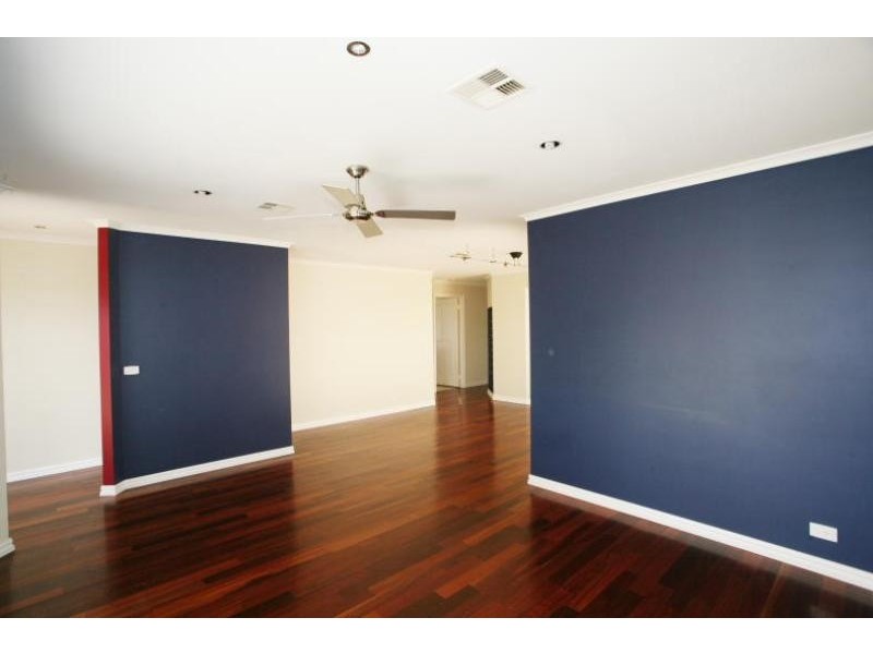 2 John Flynn Crescent, Hoppers Crossing VIC 3029