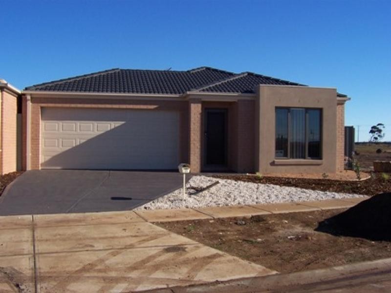 25 Romek Way, Truganina VIC 3029