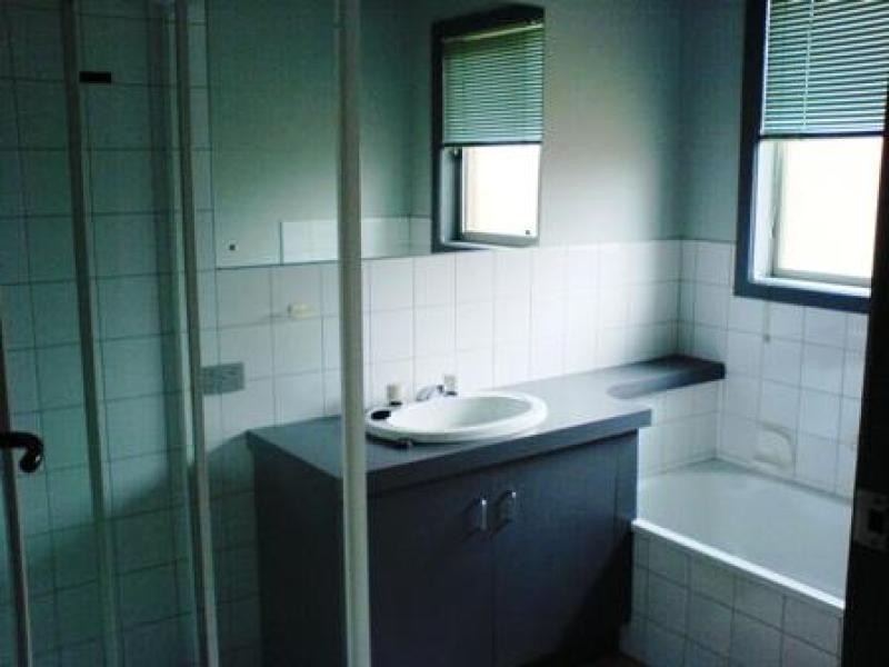 Unit 1/86 Hogans Road, Hoppers Crossing VIC 3029