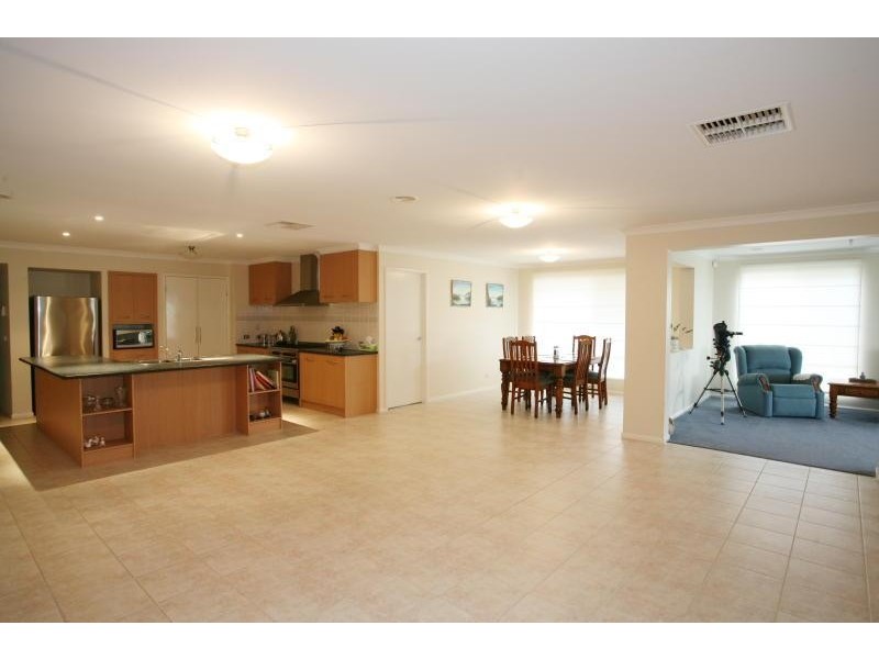 30 Hopetoun Road, Werribee VIC 3030