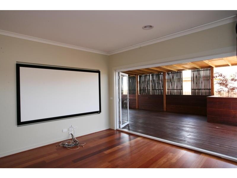 3 Fantail Crescent, Williams Landing VIC 3027