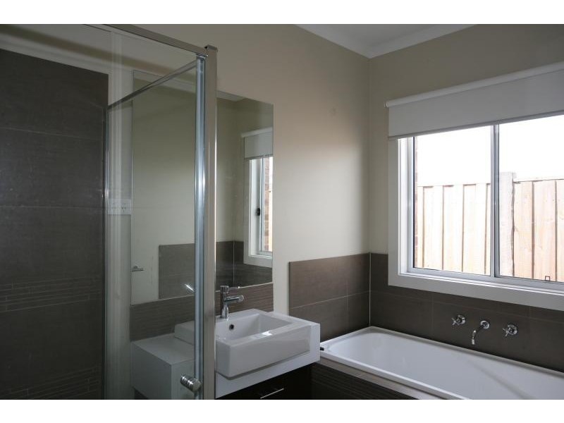 3 Fantail Crescent, Williams Landing VIC 3027