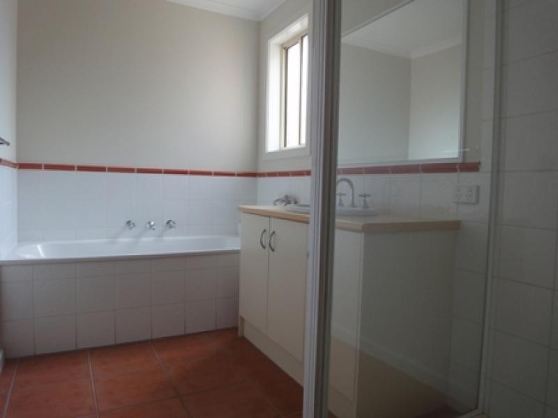 32 Kasem Drive, Werribee VIC 3030