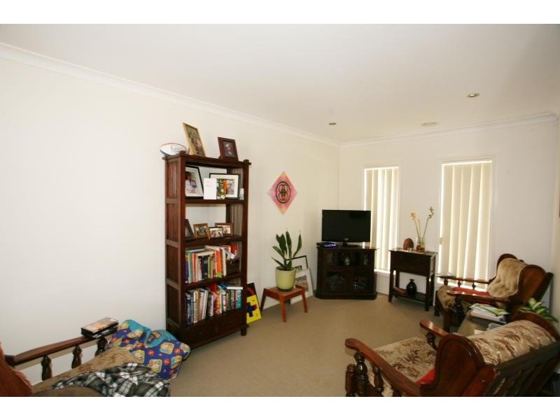 Unit 1/35 Horseshoe Circuit, Truganina VIC 3029