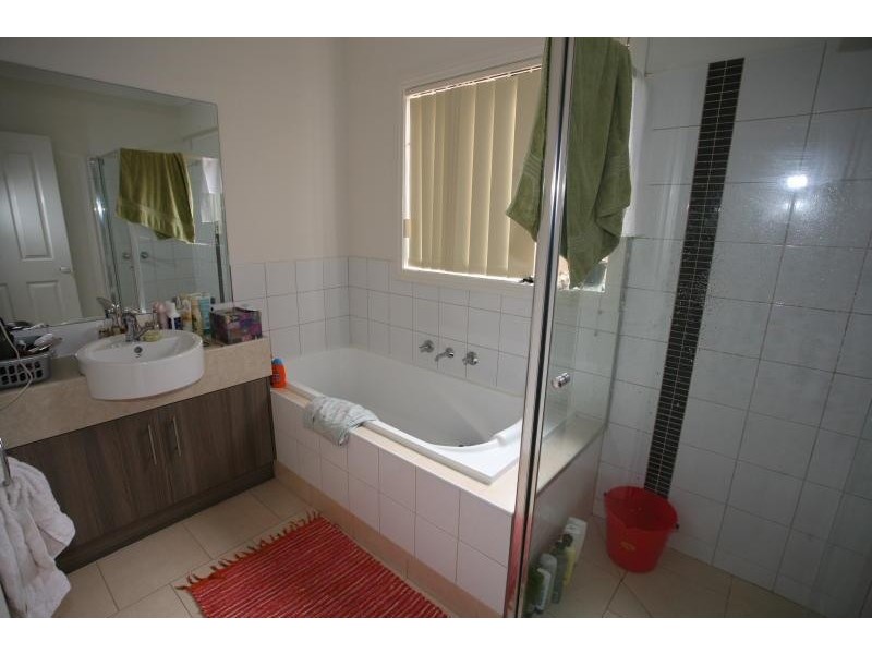 Unit 1/35 Horseshoe Circuit, Truganina VIC 3029