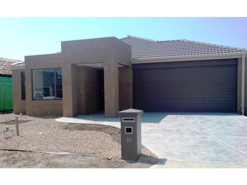 11 Dunlin Crescent, Williams Landing VIC 3027