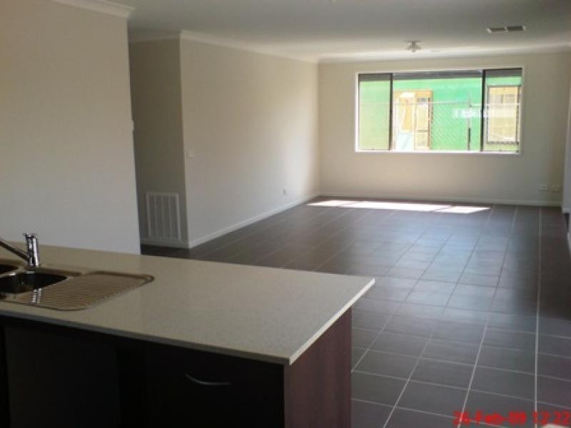 11 Dunlin Crescent, Williams Landing VIC 3027