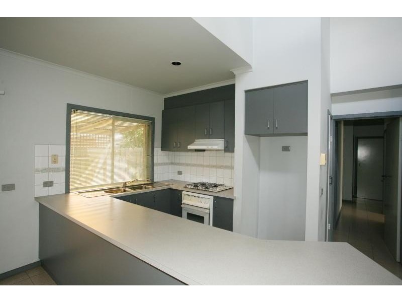 Unit 1/86 Hogans Road, Hoppers Crossing VIC 3029